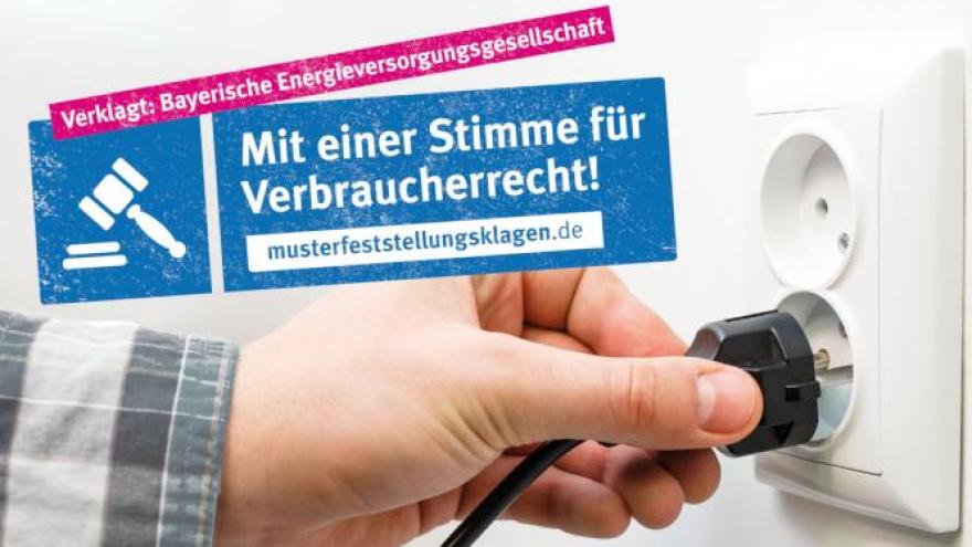 Musterfeststellungsklage gegen BEV, Hand steckt Stecker in die Steckdose